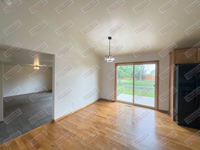 Building Photo - Gorgeous Single Family Home
