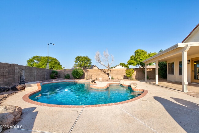 Building Photo - 9859 W Potter Dr
