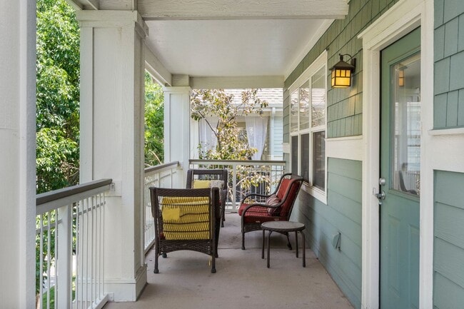 Foto del edificio - Updated Central Park Condo for Lease