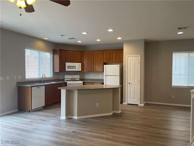 Building Photo - 9791 Pan Falls St