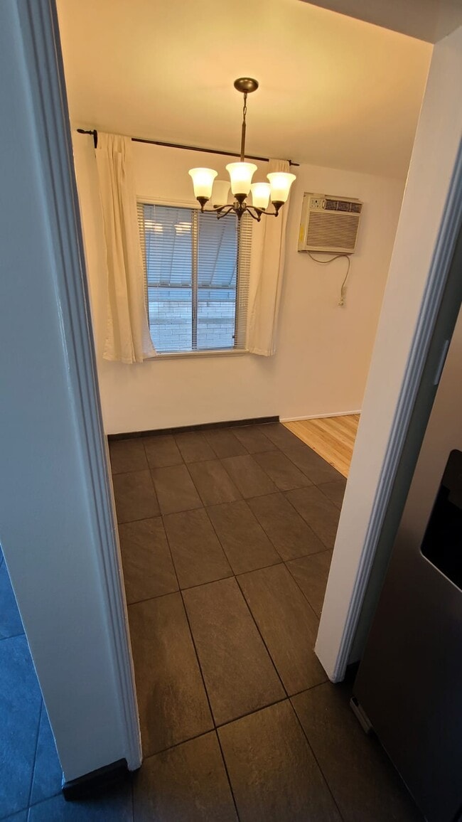 Dining Room - 539 N Rosemary Ln