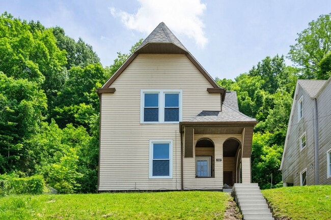 Photo - 325 Welsh Avenue House