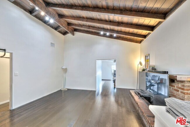 Foto del edificio - 4905 Coolidge Ave