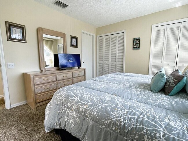 Foto del edificio - 2950 Cottage Grove Ct