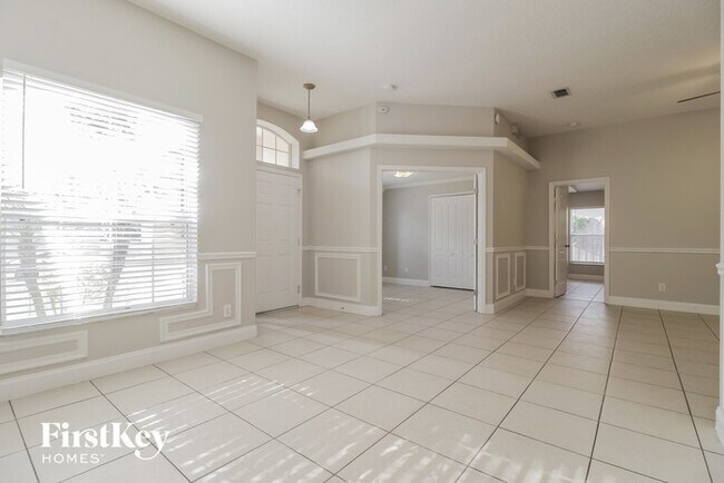 Building Photo - 6803 Knightswood Dr