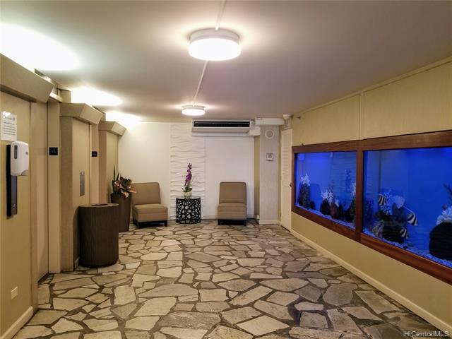 Building Photo - 2427 Kuhio Ave.