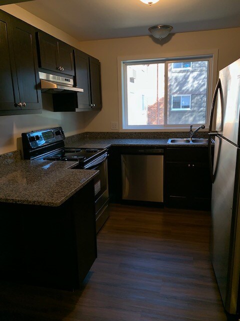 Building Photo - 29W549 Country Ridge Dr