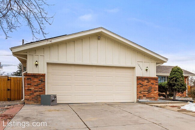 Foto del edificio - 4 br, 3.5 bath House - 12490 E. Exposition...