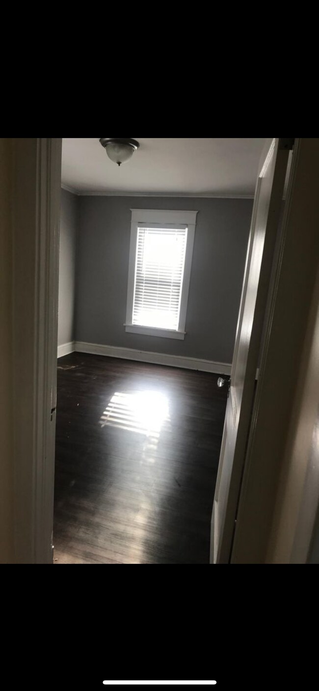 2 bedroom - 27 S Irving Ave