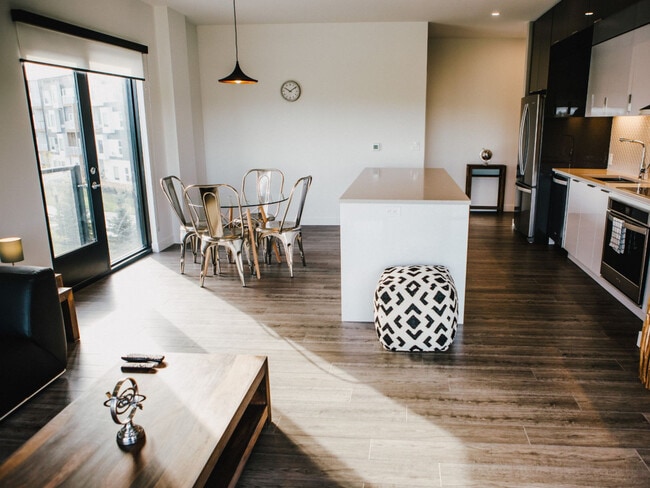 Building Photo - 655 Sterling Lyon Pkwy