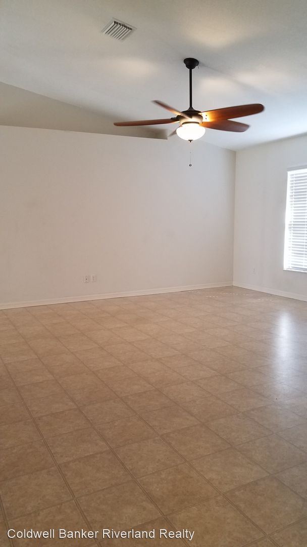 Foto del edificio - 3 br, 2 bath House - 3101 W Century Blvd