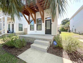 Building Photo - 1219 N Guillemard St