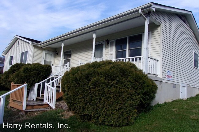 Building Photo - 310 Steeles Ln