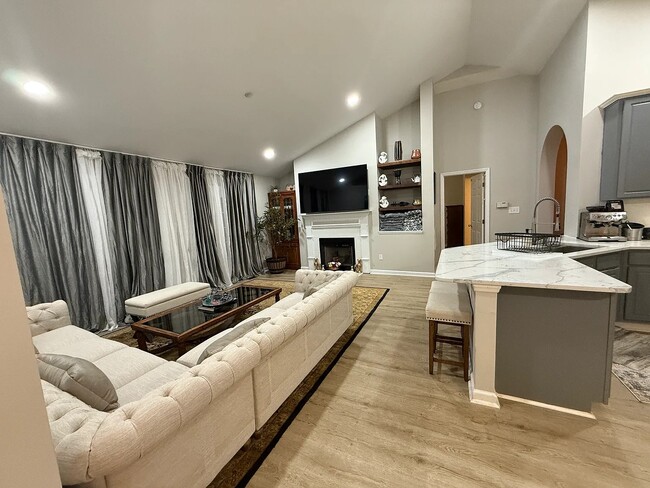 Foto del edificio - 113 Bottlebrush Ct