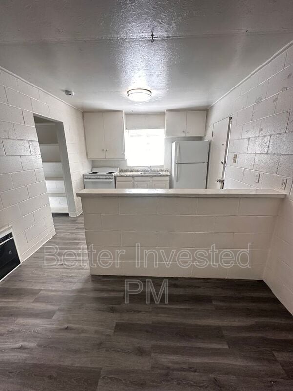 Foto del edificio - 570 Talmage Rd