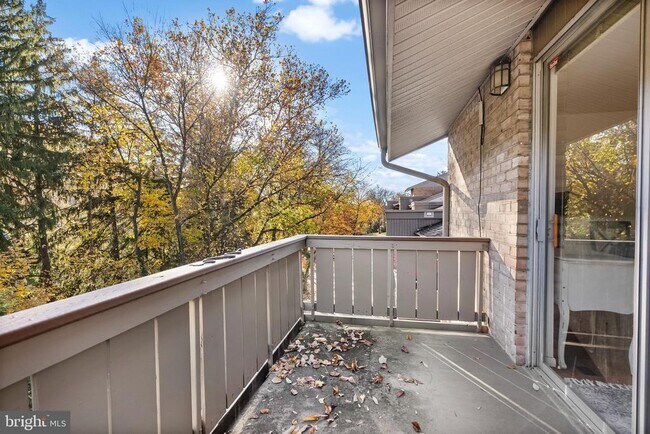 Building Photo - 110 Cross Keys Rd