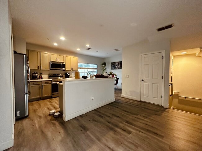 Foto del edificio - 416 Blue Bayou Ln