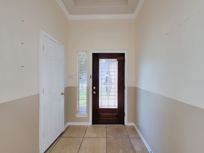 Building Photo - Fantastic looking 4 bedroom and 2 bathroom home in a great neighborhood nestled in the heart of S...