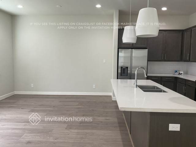 Foto del edificio - 10518 Executive Lake Dr
