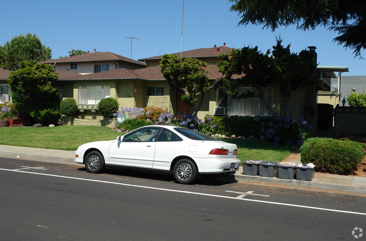 Primary Photo - 722 Harvard Ave