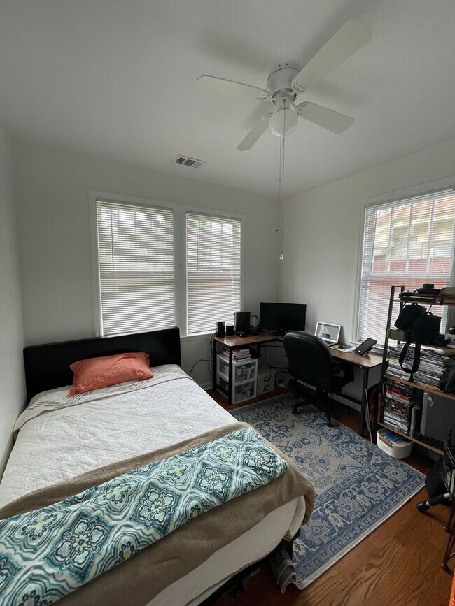 Building Photo - BEAUTIFUL HOME- AVAILABLE JULY 15