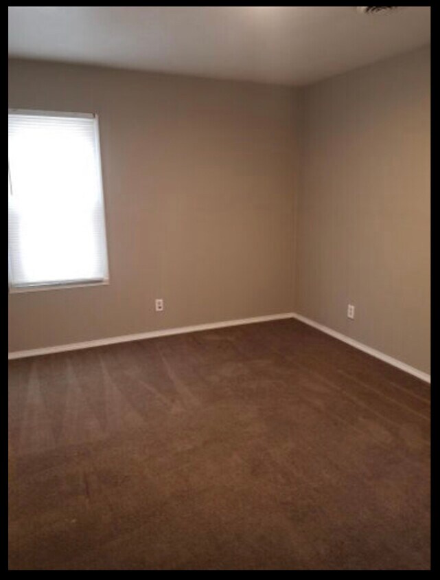 Foto del edificio - 5801 W Carmen Ave