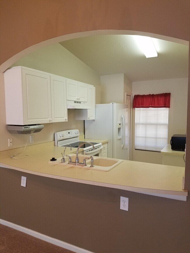 Kitchen - 1140 Luminary Cir