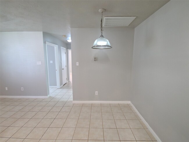 Foto del edificio - 5343 Cherie Crest Ct