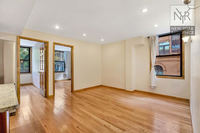 Foto del edificio - 189 East Broadway