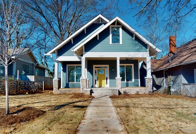 Photo - 1321 Oak St SW House