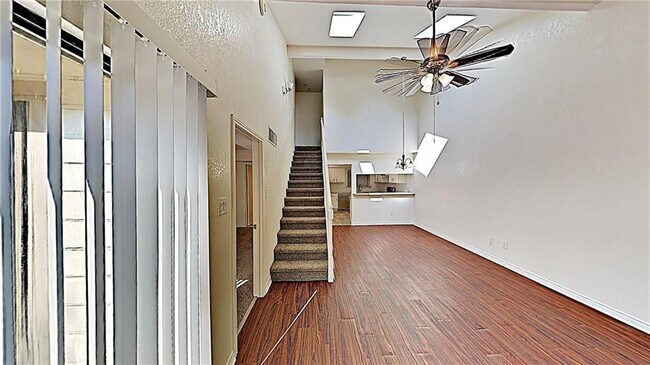 Building Photo - 2411 Overland Ln