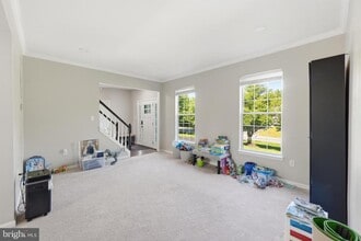 Building Photo - 34 Westhampton Ct