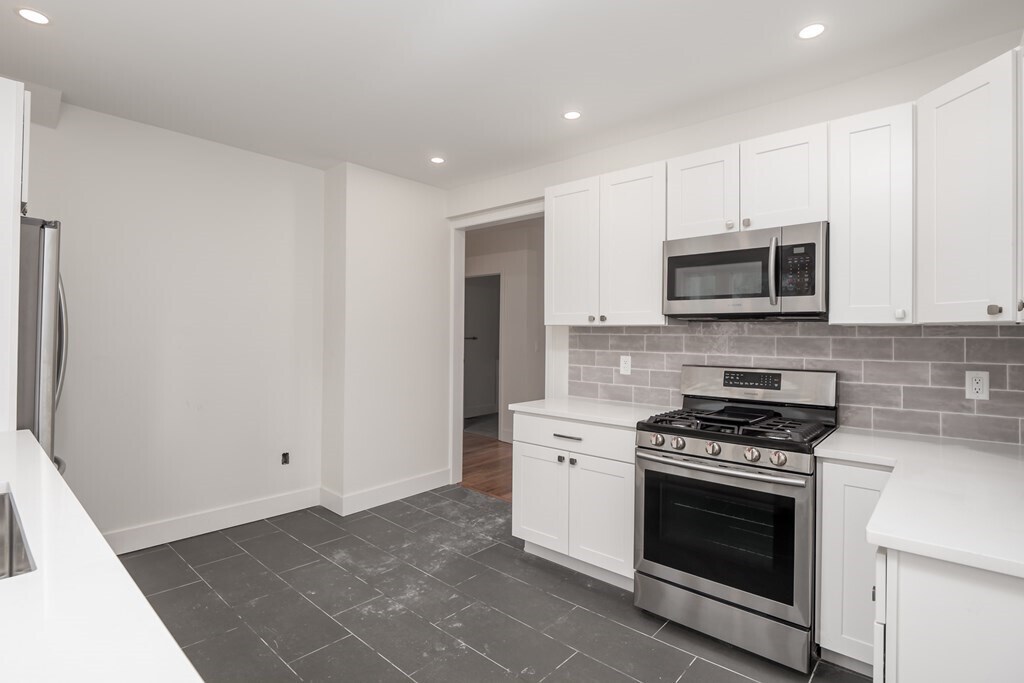 92 Clinton Pl Unit 1, Newton, MA 02459 Condo for Rent in Newton, MA