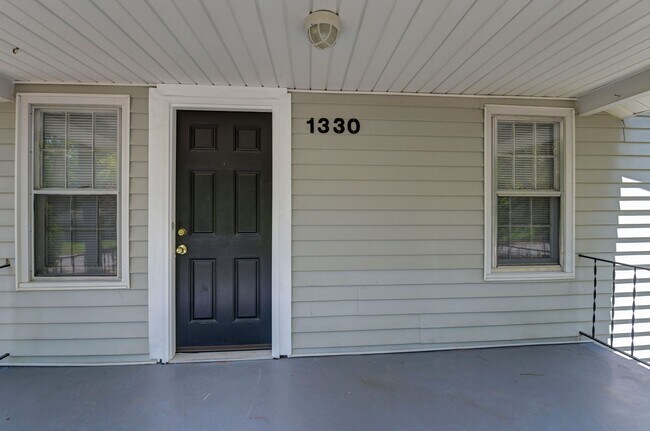 Foto del edificio - 1330 Kingston Rd