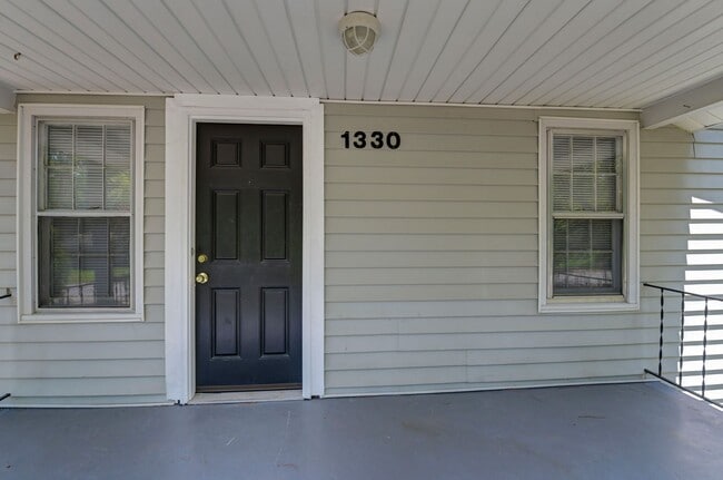 Building Photo - Charming 2 Bedroom Home, close to USC & lo...