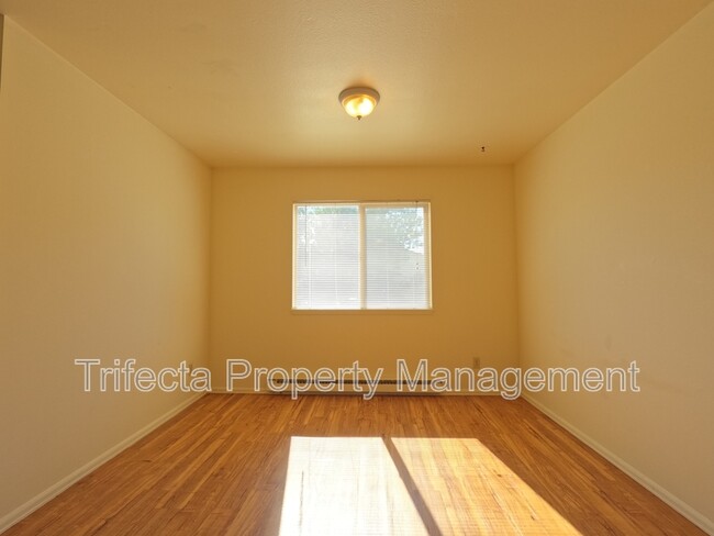 Foto del edificio - 1644 E Pitkin St