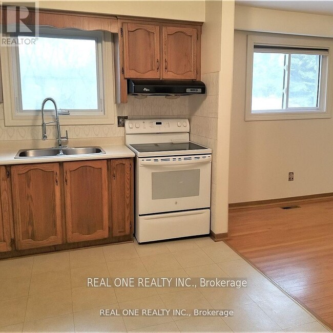 Building Photo - 79 Osborne Crescent