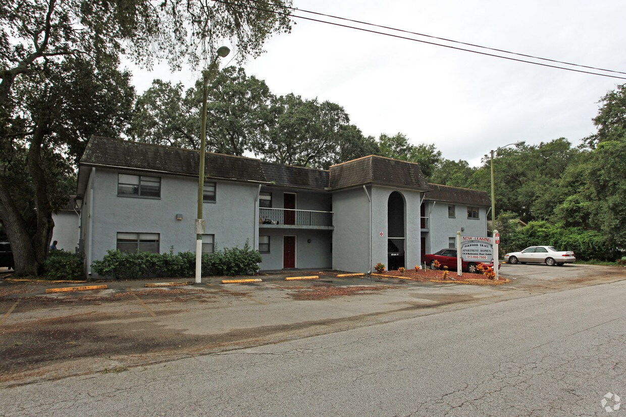 Primary Photo - Oakwood Trace Apartments