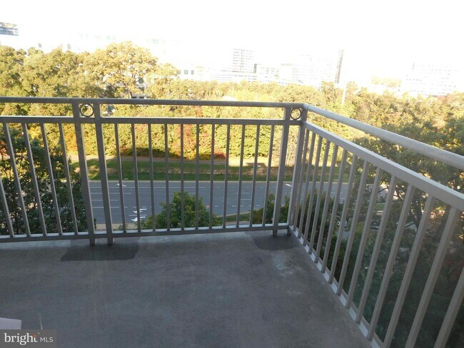 Building Photo - 11800 Sunset Hills Rd