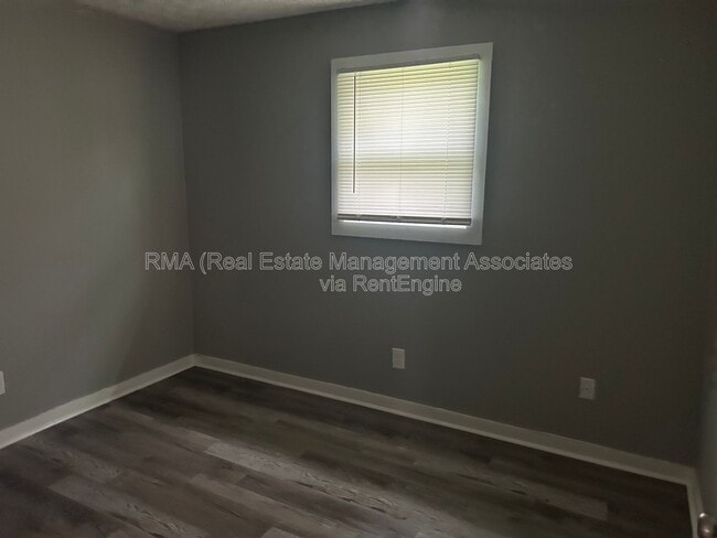 Building Photo - 217 W Quilly St