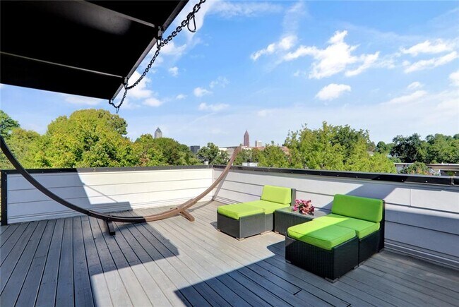 Foto del edificio - 623 Irwin St NE