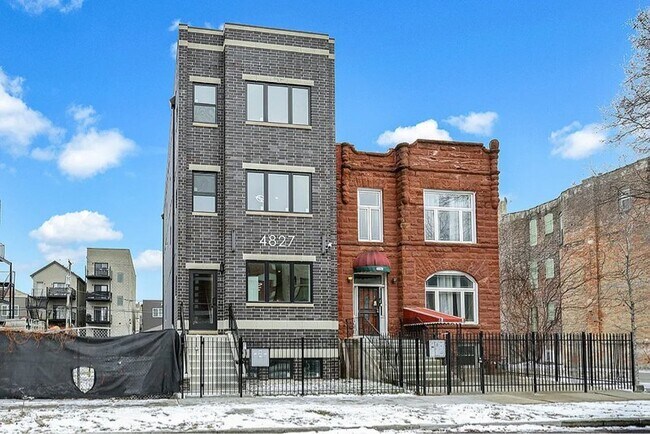 Foto del edificio - 4827 S St Lawrence Ave