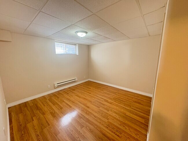 Photo du bâtiment - Spacious Two Bedroom Apartment in Stoney Creek