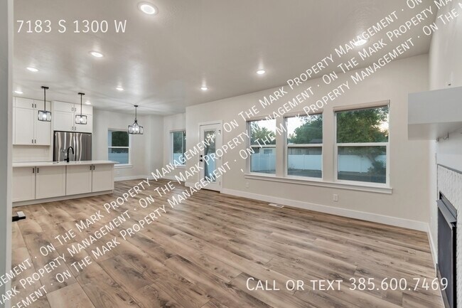 Building Photo - Pet Friendly newer home in the Temple Comm...