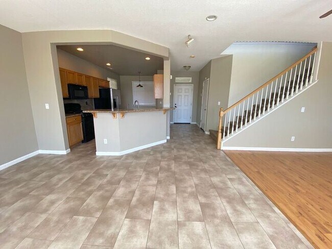 Building Photo - NW Reno 4 Bedroom Home - Mountain Views