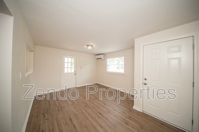 Photo - 1733 Parkview Ave Apartment