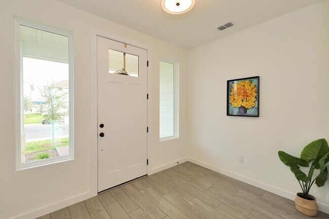 Building Photo - 1324 Sambar Lp