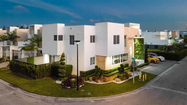 Building Photo - 6767 NW 103rd Pl