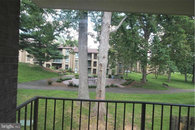 Foto del edificio - 2016 Colts Neck Rd