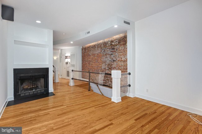 Foto del edificio - 158 N 3rd St